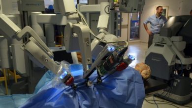 Photo of روبوتات ثورية تتفوق على الأطباء في جراحات إنقاذ البصر