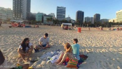 Photo of فضيحة جديدة لـ”غوغل ماب”.. 4 أشخاص في وضع عجيب على الشاطئ