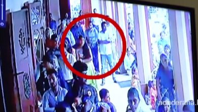 Photo of شاهد الانتحاري يظهر بين الجموع ويفجر الكنيسة بسريلانكا