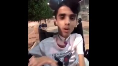 Photo of بالفيديو.. سعودي من ذوي الاحتياجات الخاصة يتهم أحد مشاهير السوشيال ميديا بسرقته