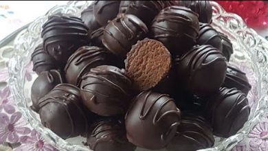 Photo of طريقة عمل كرات الشوكولا اللذيذة بثلاث مكونات فقط (فيديو)